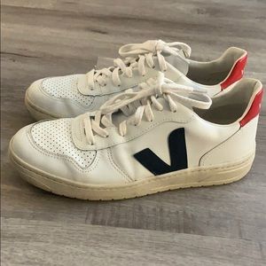 Men’s Veja V-10